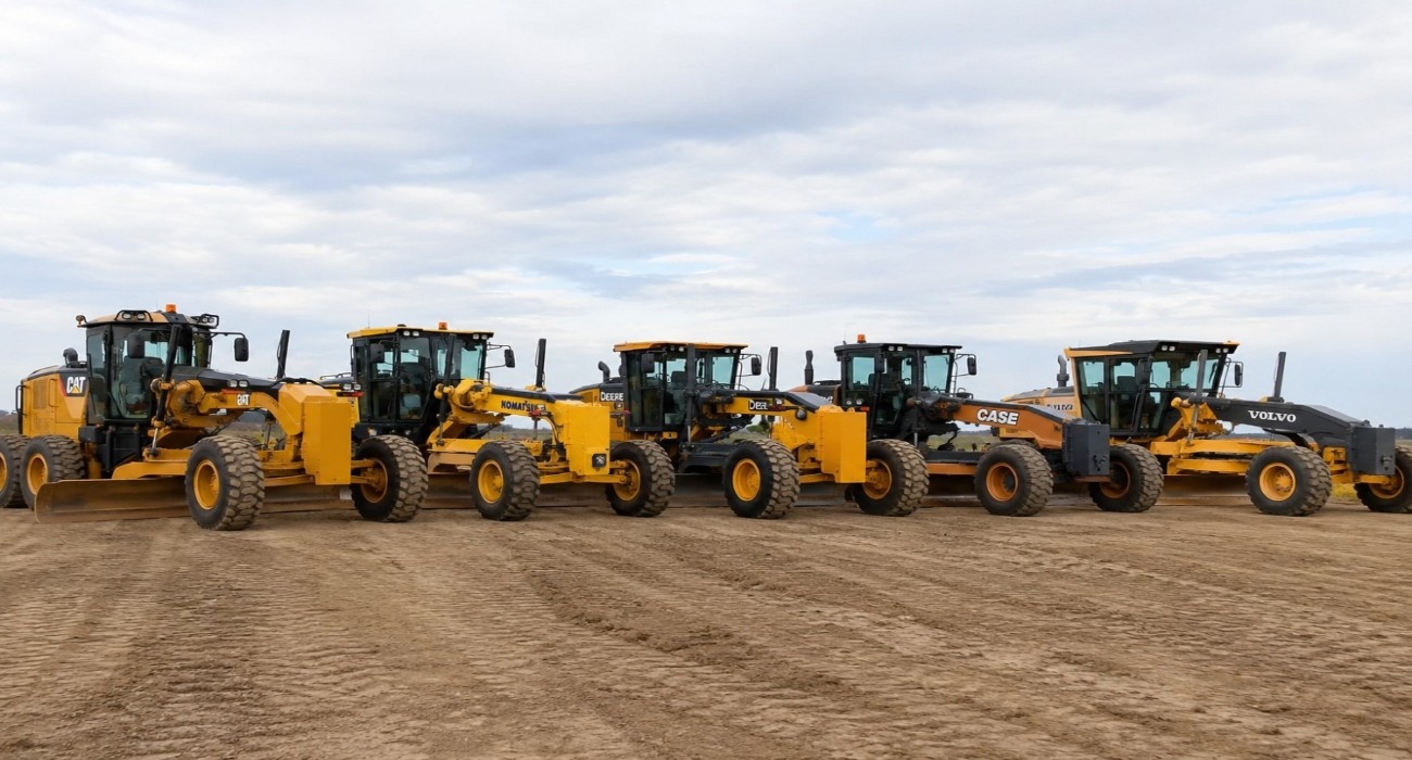 Top 5 Motor Grader Brands Compared (2026): The Ultimate Buying Guide